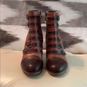 L’Artiste size 38 Booties